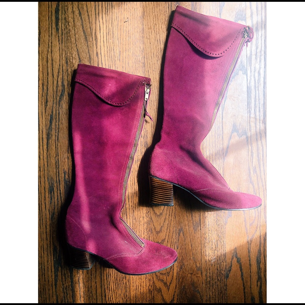 Adorable 1970’s Plum Suede Zip Up Boots